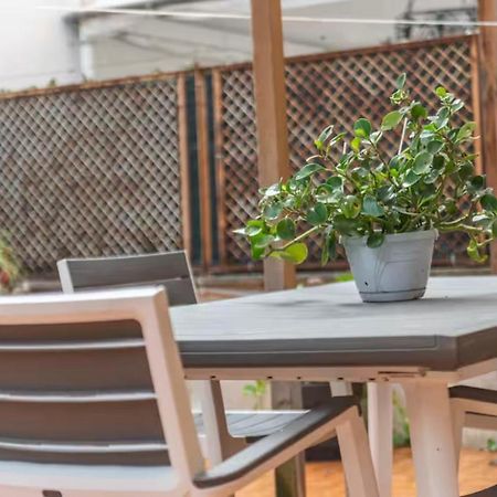Large Garden Apartment Rome Exterior photo