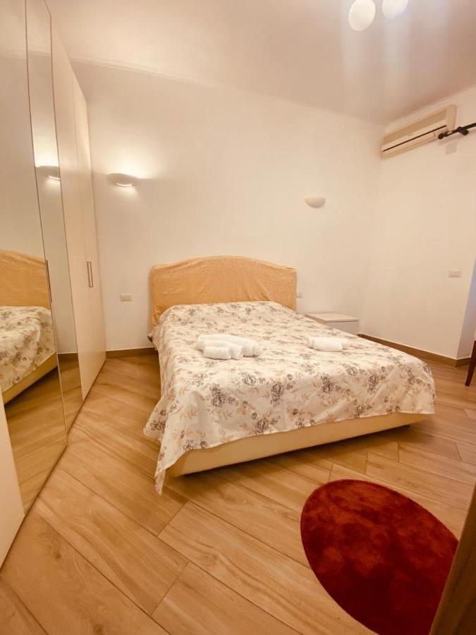 Large Garden Apartment Rome Exterior photo