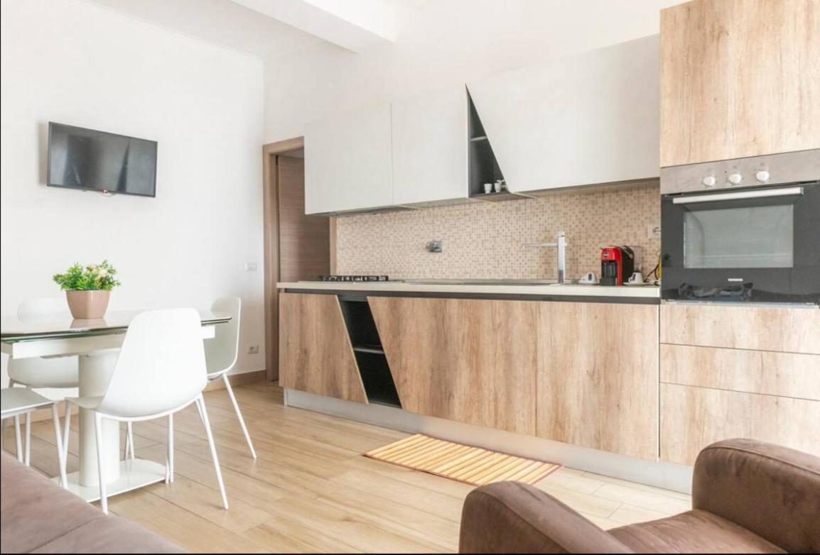 Large Garden Apartment Rome Exterior photo