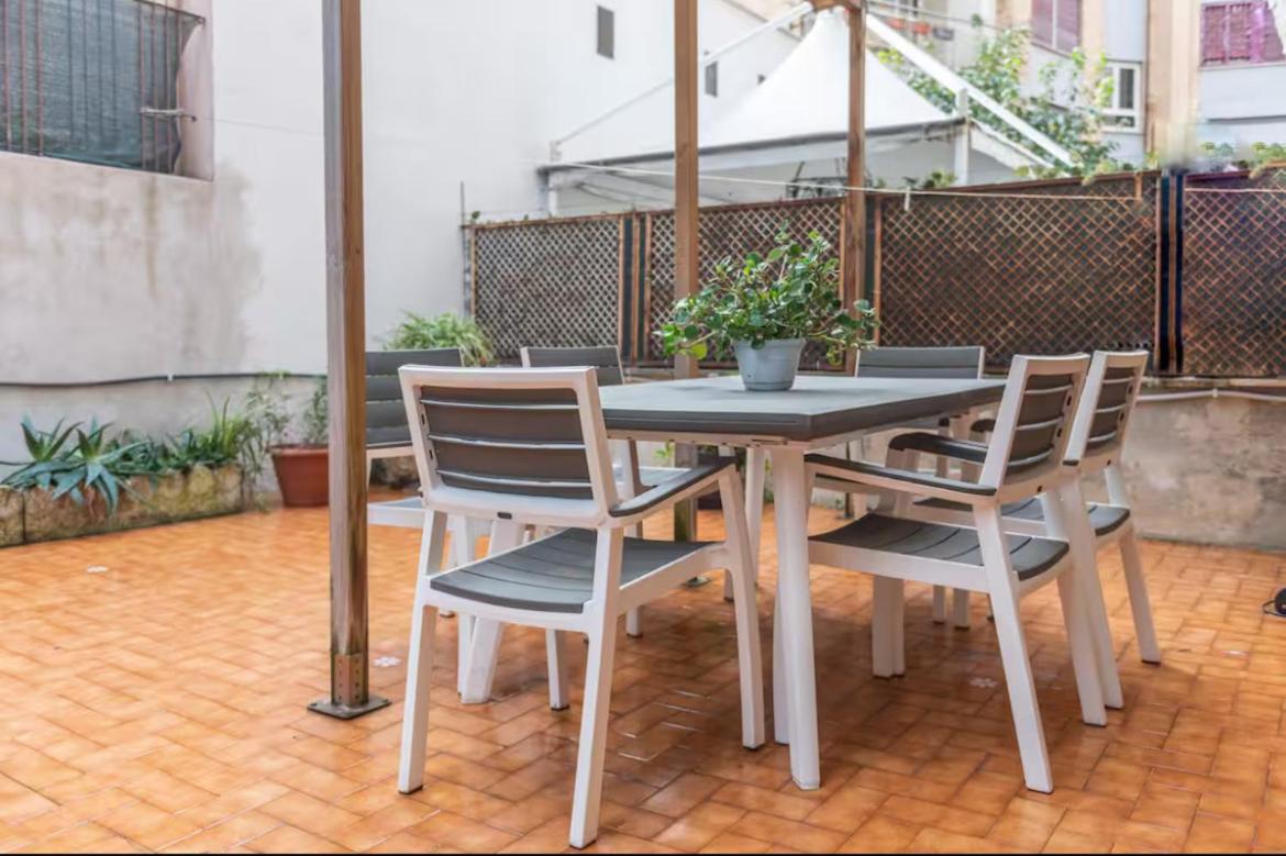 Large Garden Apartment Rome Exterior photo